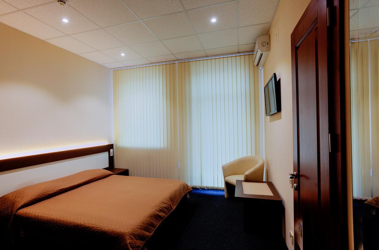 Comfort Hotel & Hostel Zaporizhia Esterno foto